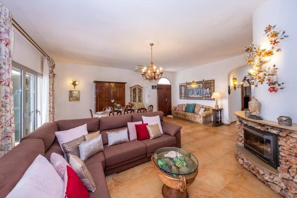 Villa Luxury บินิเบกา ภายนอก รูปภาพ